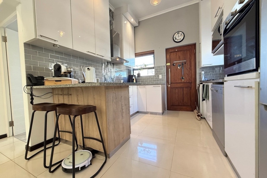 2 Bedroom Property for Sale in Beachfront Western Cape